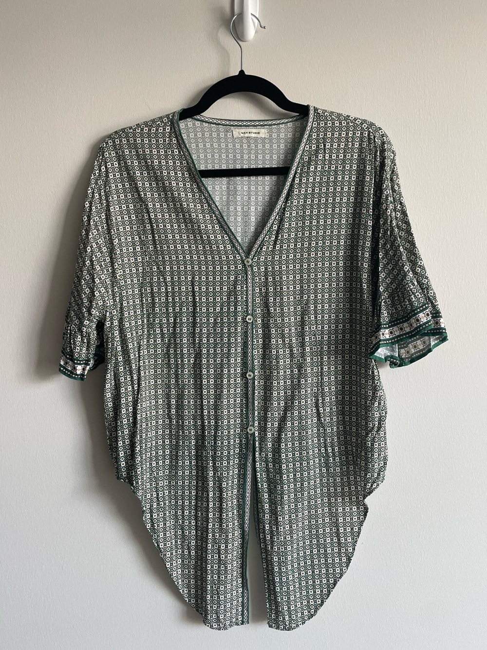 Boho artsy tie front top casual flowy geometric medallion green flutter sleeve